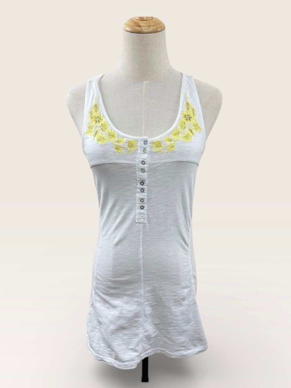 Free People Button Up Tank w/Yellow Embroidered Flowers, Size M